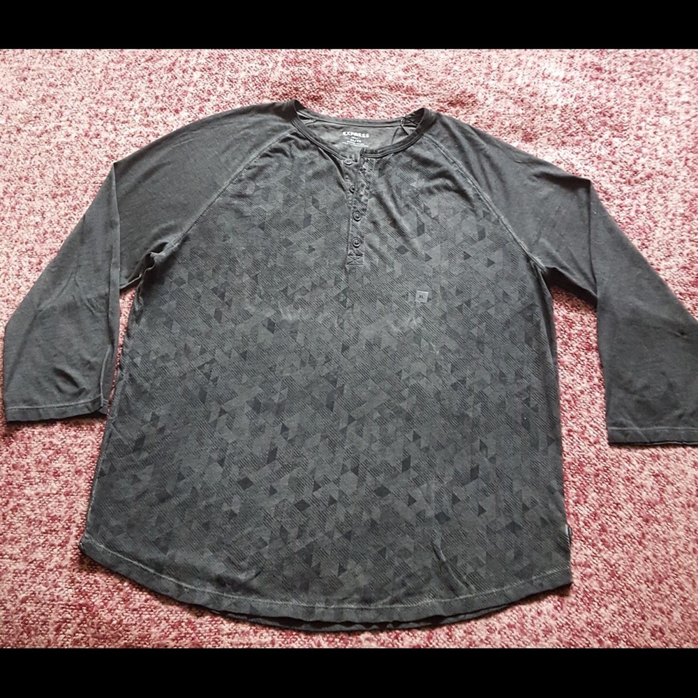 EXPRESS Men’s 3/4 sleeve henley tee